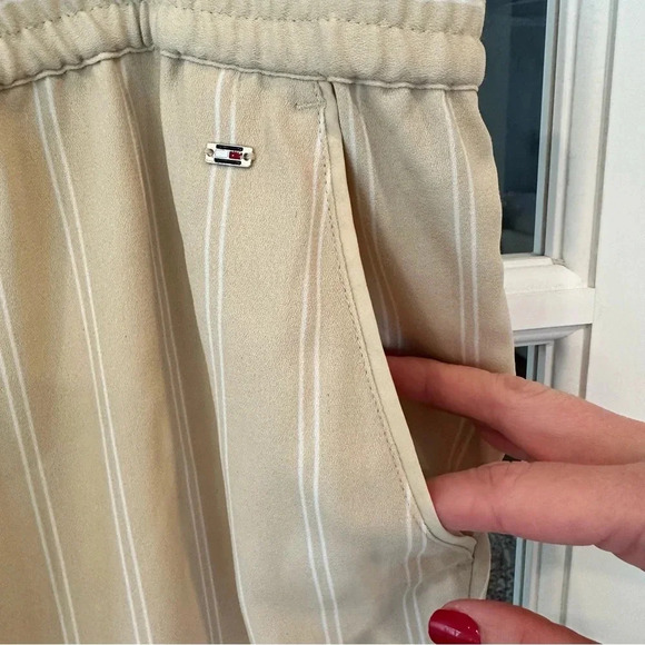 Tommy Hilfiger pull on straight trousers. Size XXL. - Picture 3 of 10